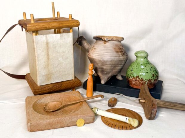 Tudors Box 2 Home Life And The Theatre