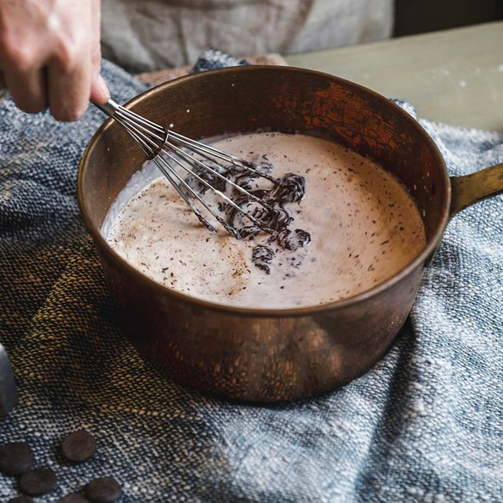 Make a hot chocolate for Casanova