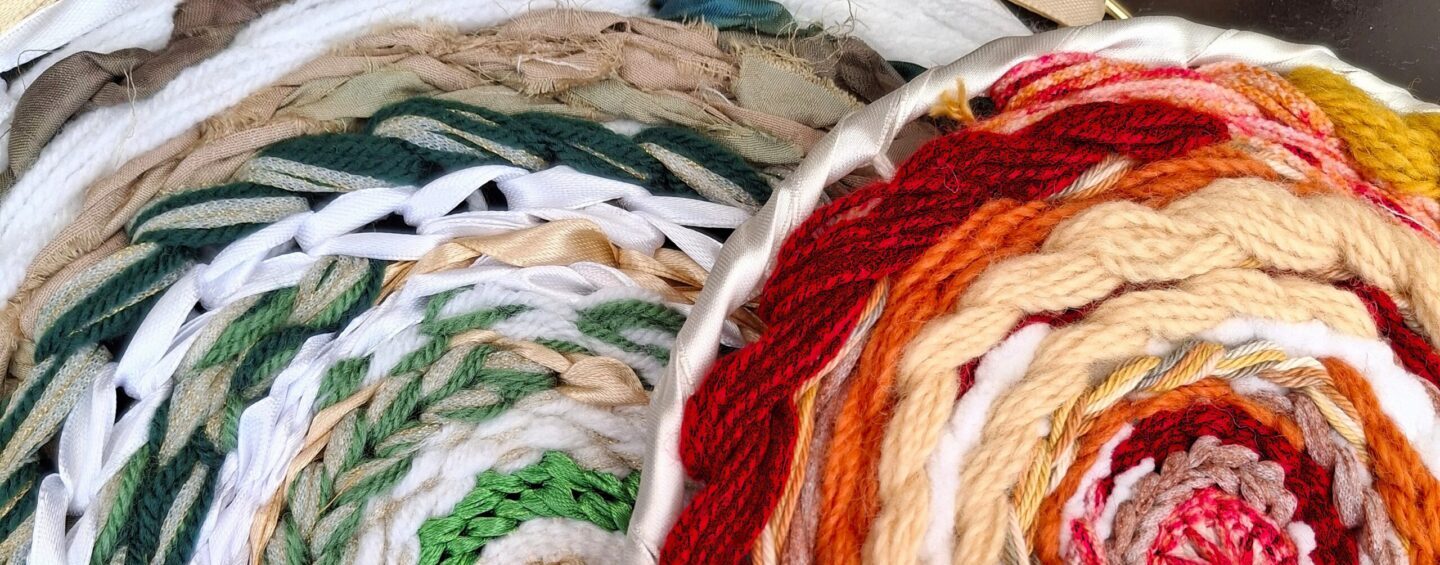 Circle Weaving, seasonal colours and textures – weaving workshop